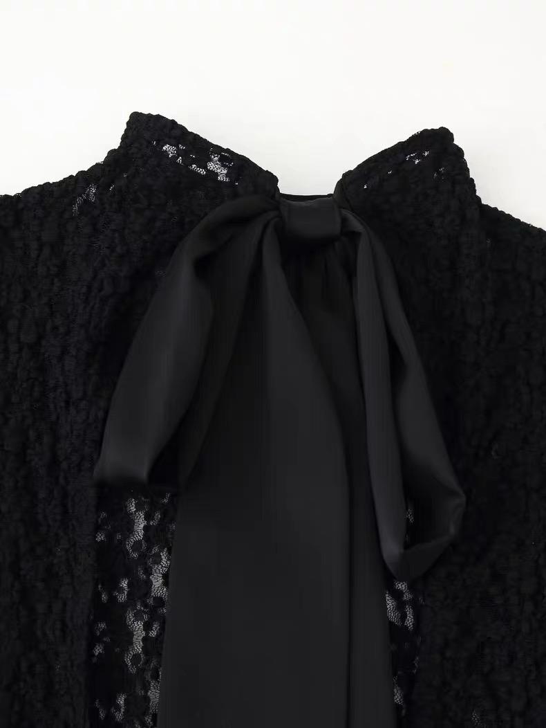 LACE MOCK NECK BODYSUIT