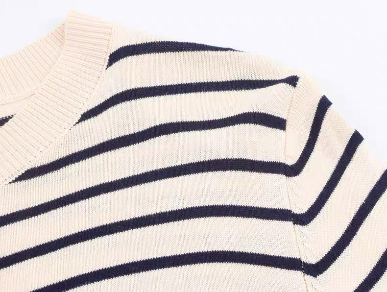 RUFFLE TRIM CARDIGAN