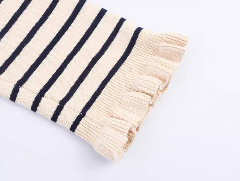 RUFFLE TRIM CARDIGAN